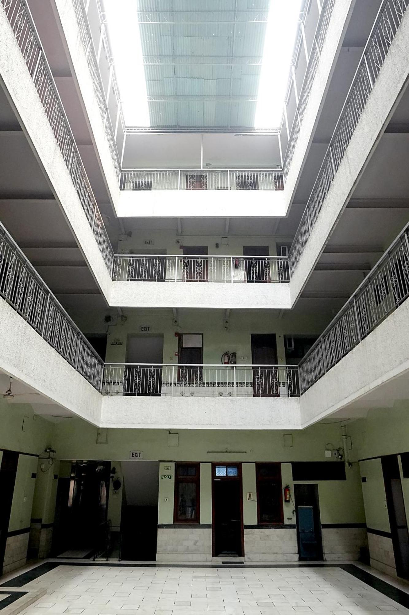 New Royal Hotel Делхи Екстериор снимка