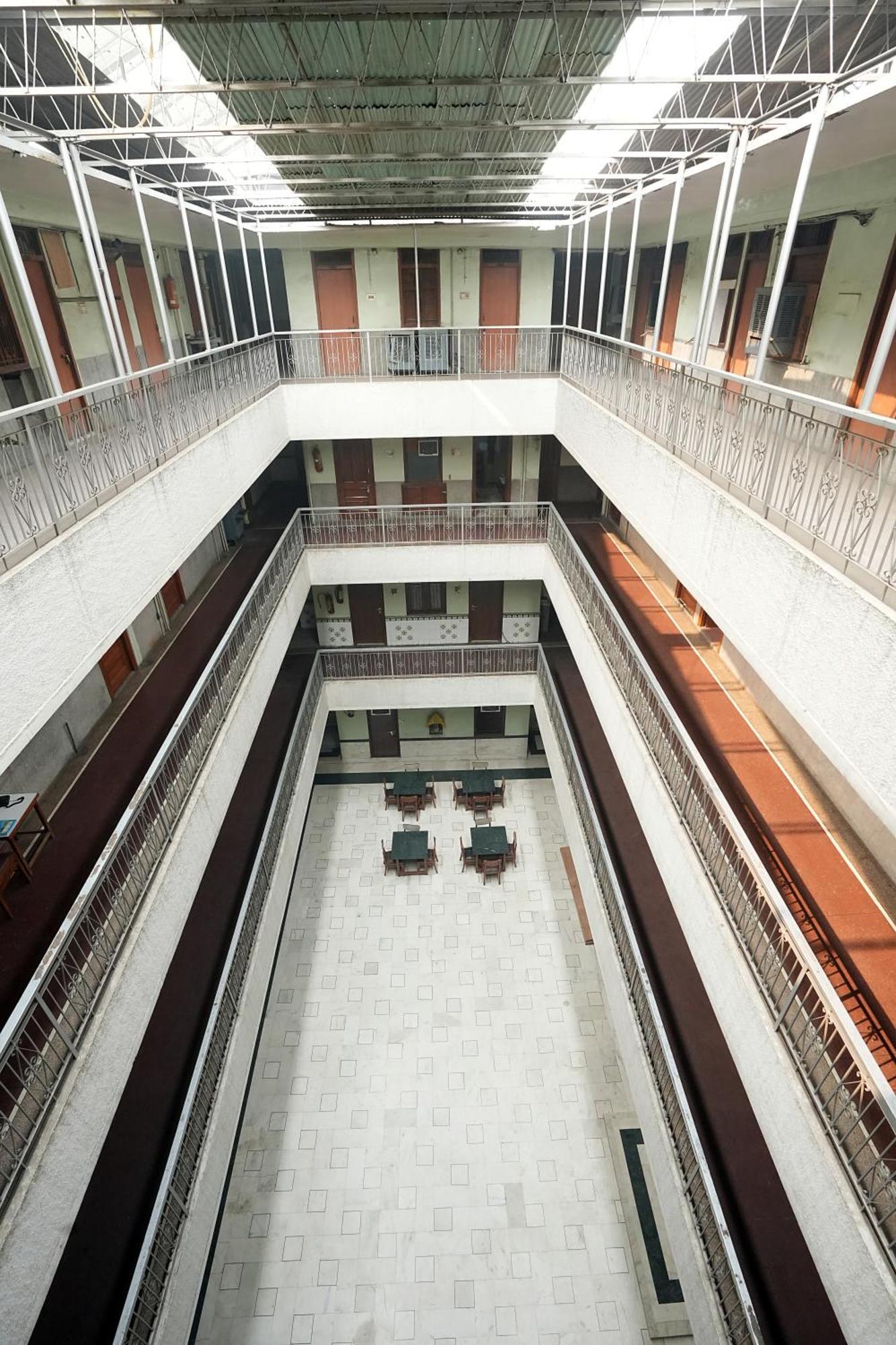 New Royal Hotel Делхи Екстериор снимка