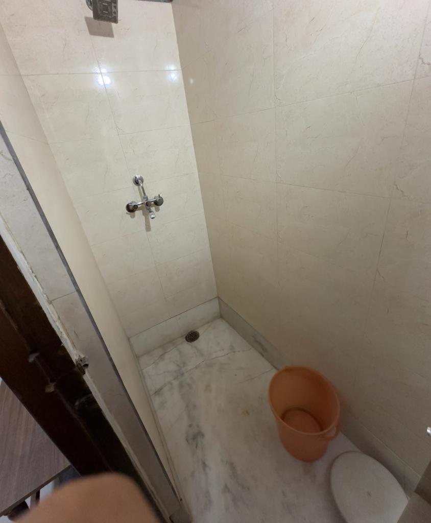 New Royal Hotel Делхи Екстериор снимка