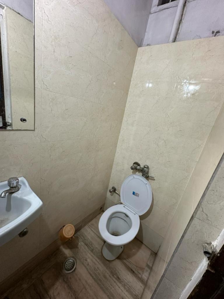 New Royal Hotel Делхи Екстериор снимка