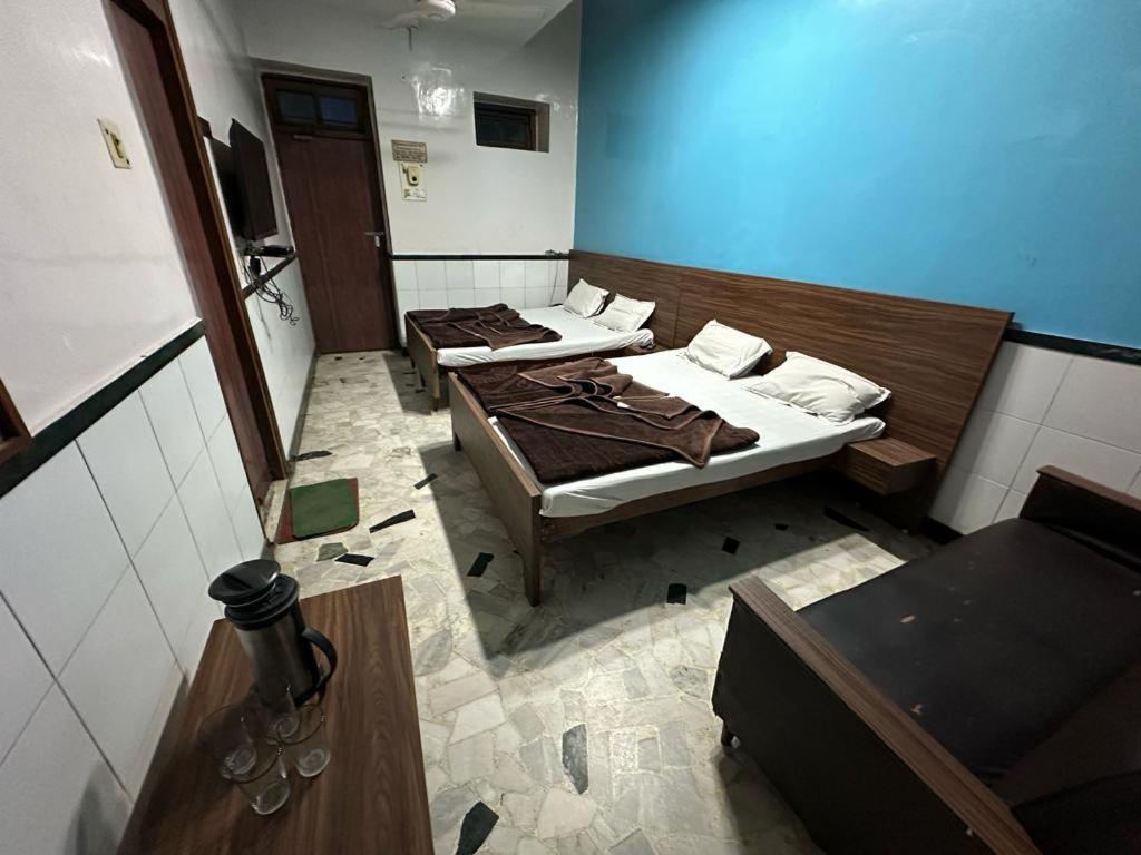 New Royal Hotel Делхи Екстериор снимка