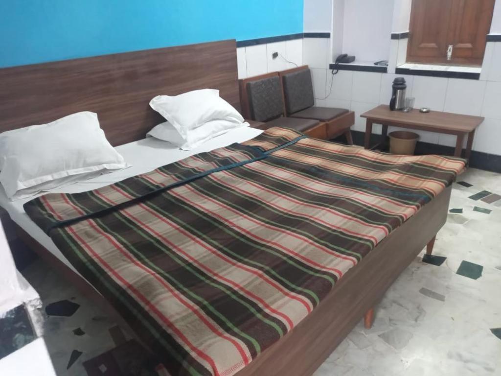 New Royal Hotel Делхи Екстериор снимка